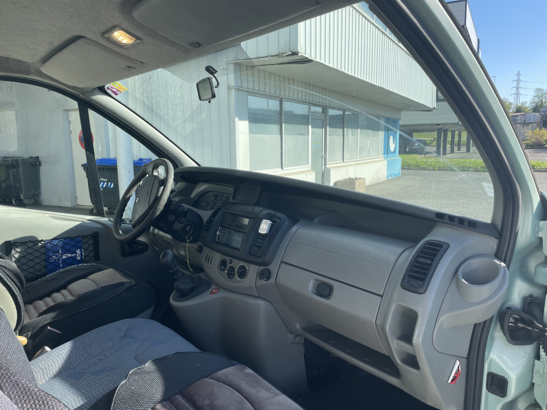 Renault Trafic — 13