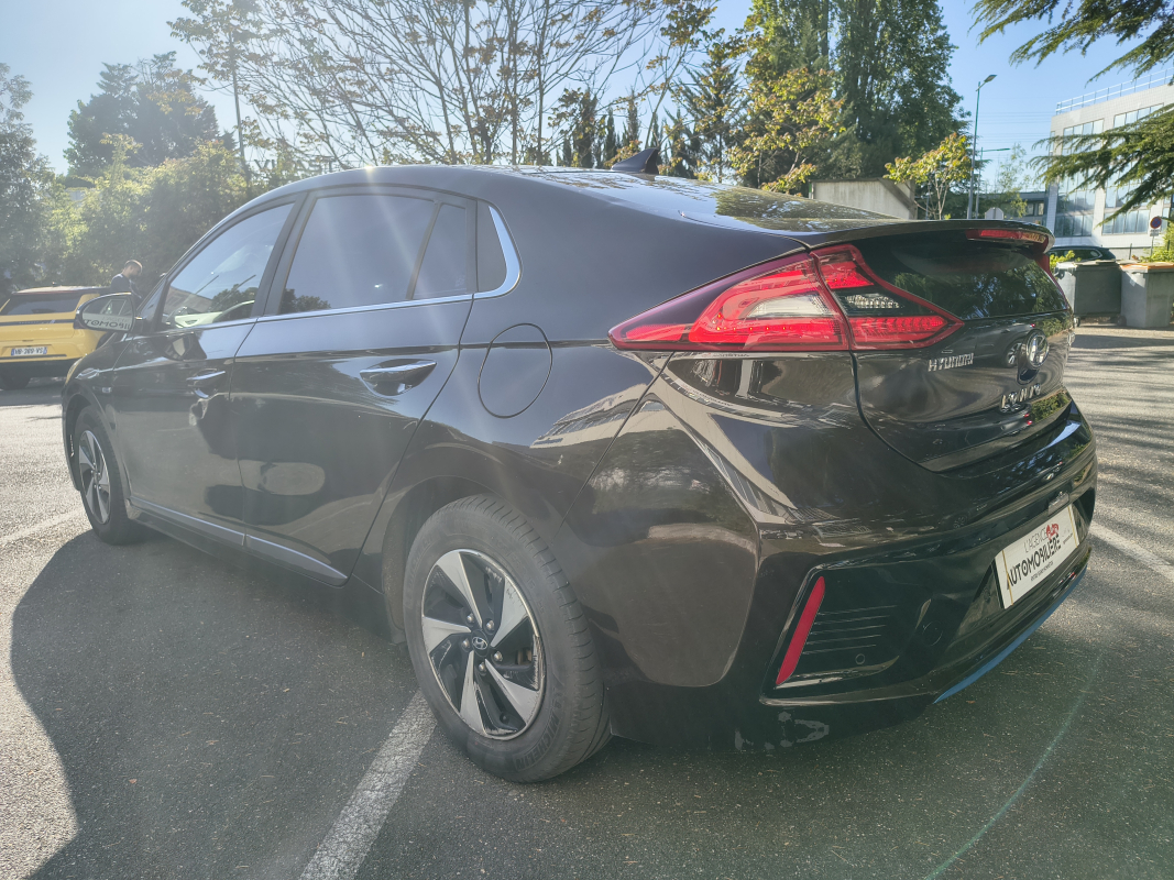 Hyundai IONIQ — 5