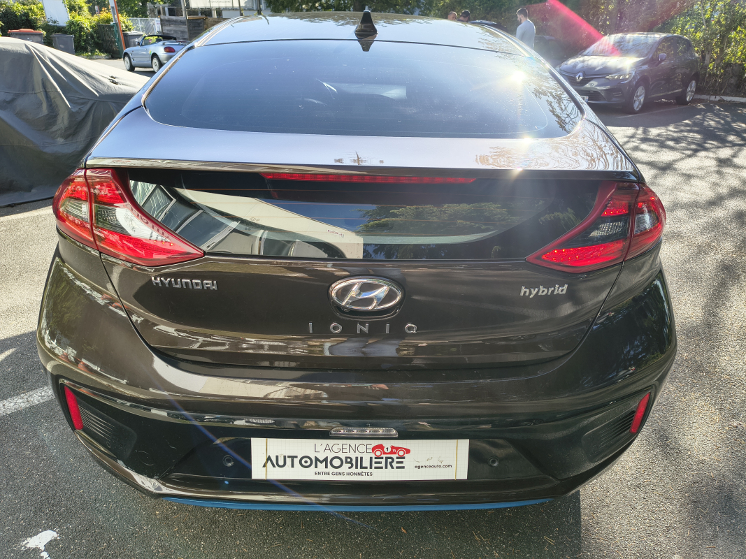 Hyundai IONIQ — 6