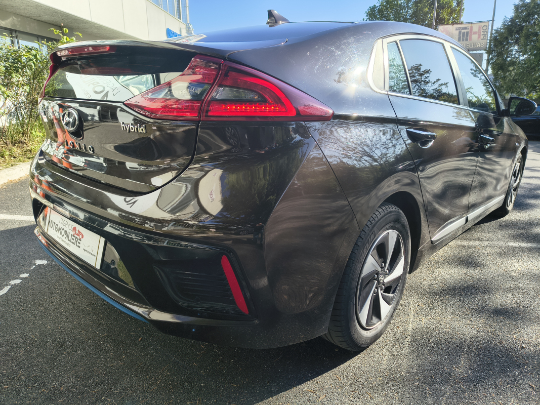 Hyundai IONIQ — 7
