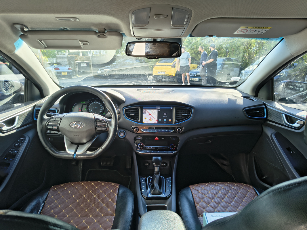 Hyundai IONIQ — 15