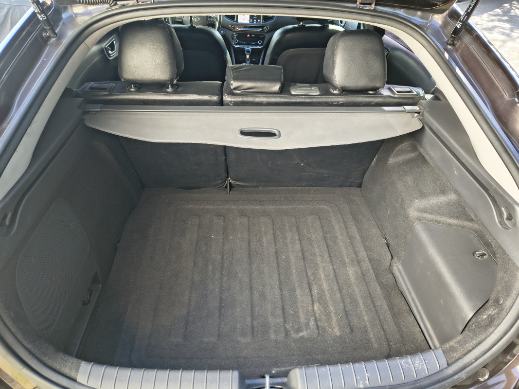 Hyundai IONIQ — 23