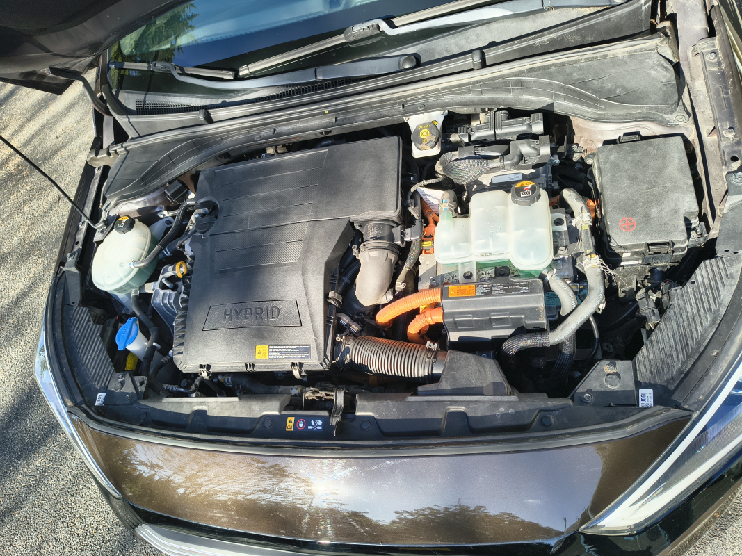 Hyundai IONIQ — 24