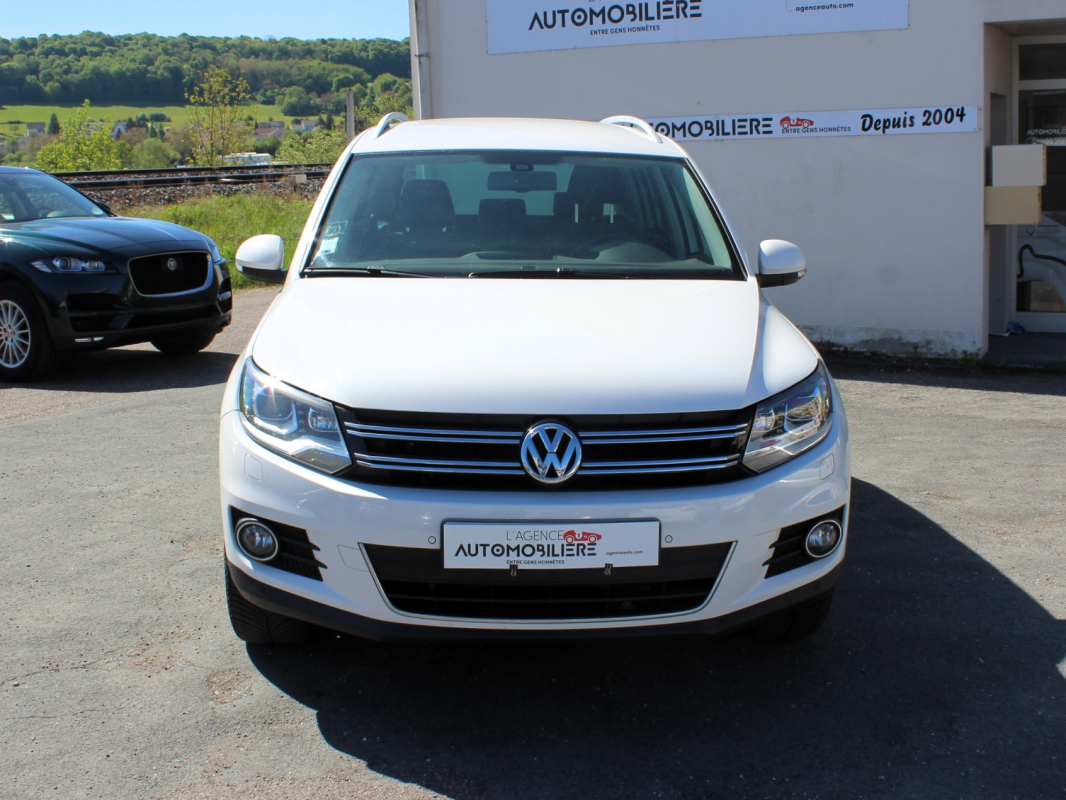 Volkswagen Tiguan — 2