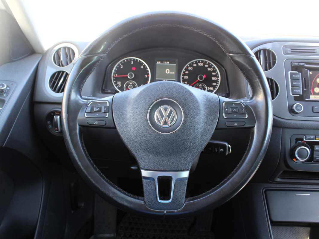Volkswagen Tiguan — 37