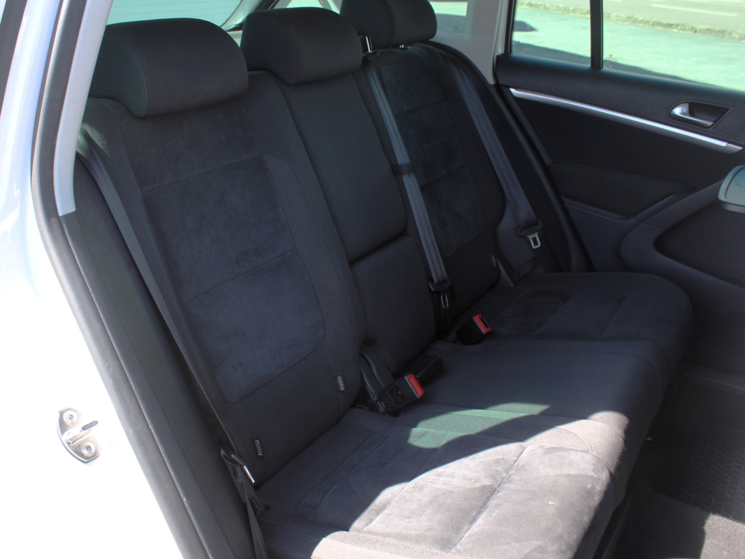 Volkswagen Tiguan — 32
