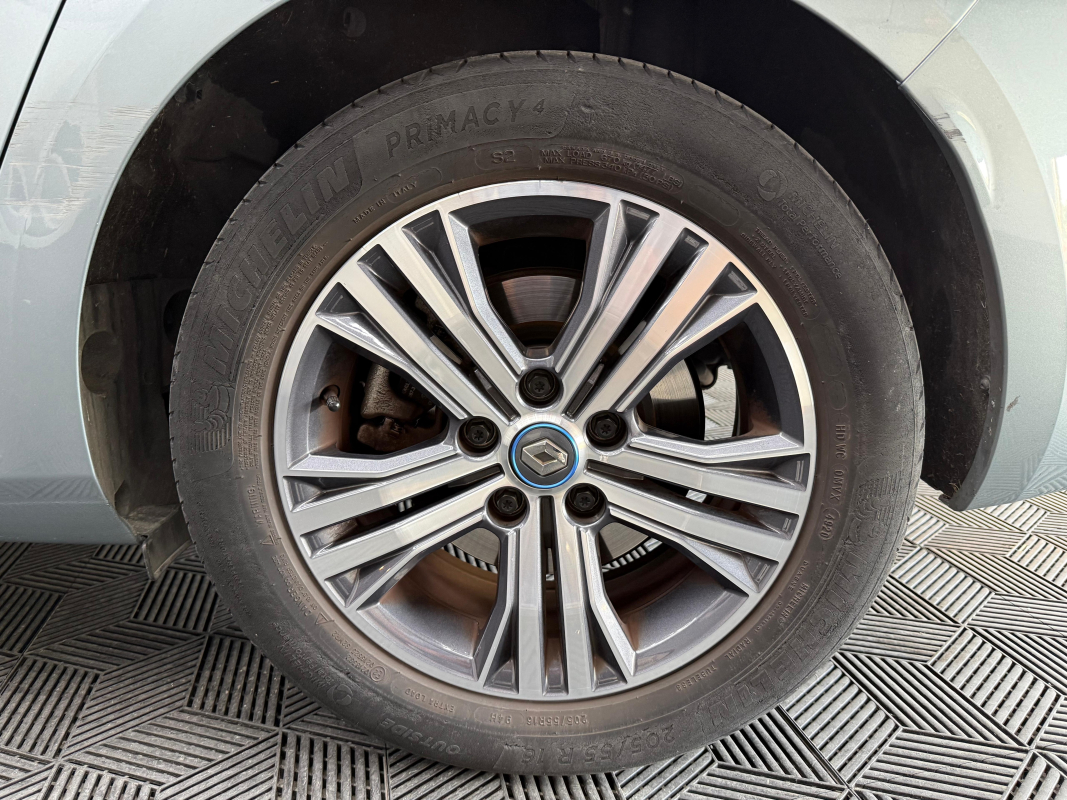 Renault Megane Estate — 25