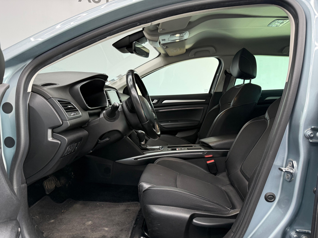 Renault Megane Estate — 12