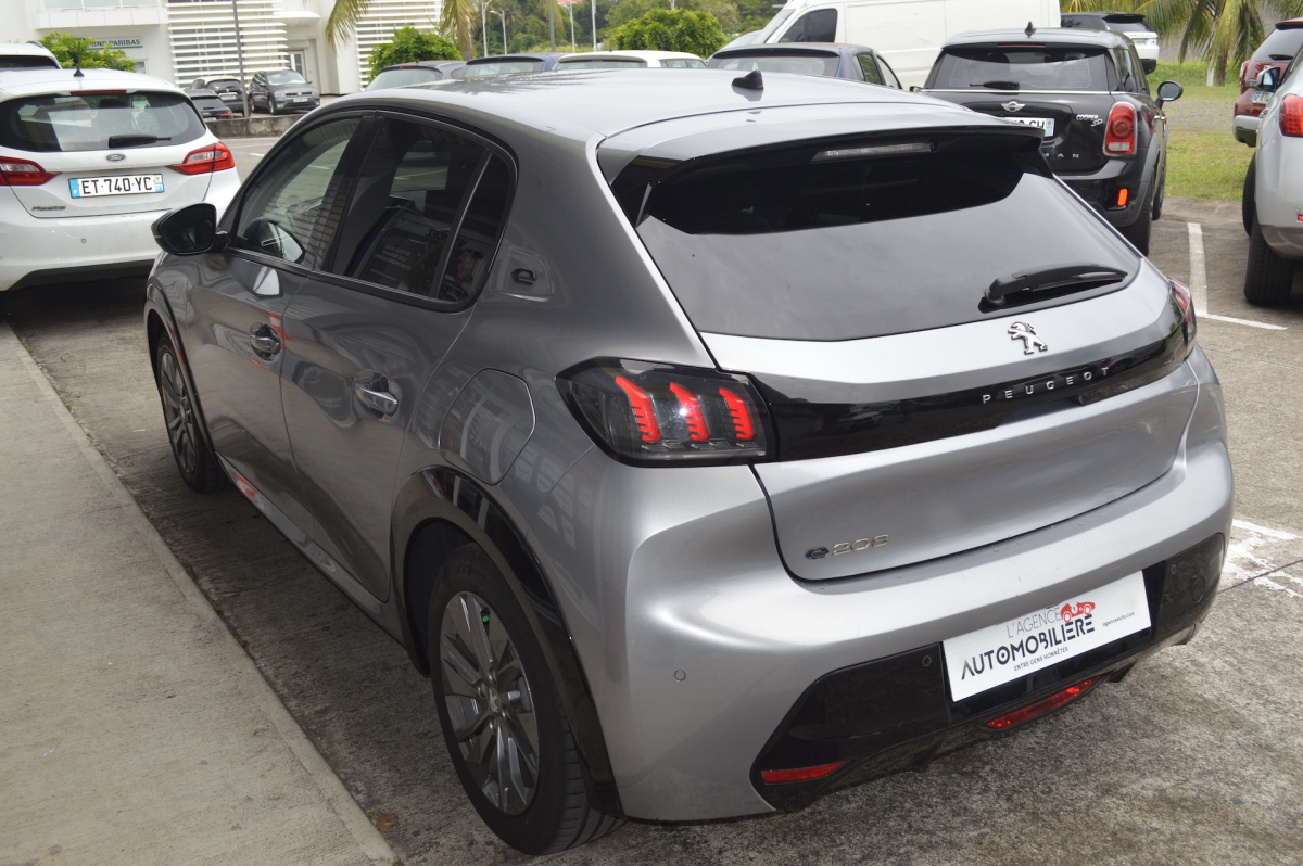 Peugeot e-208 — 5
