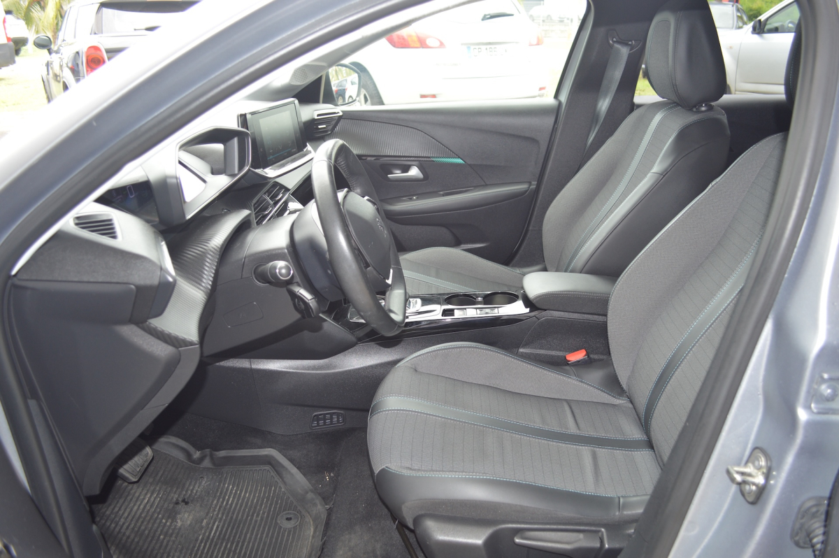 Peugeot e-208 — 13