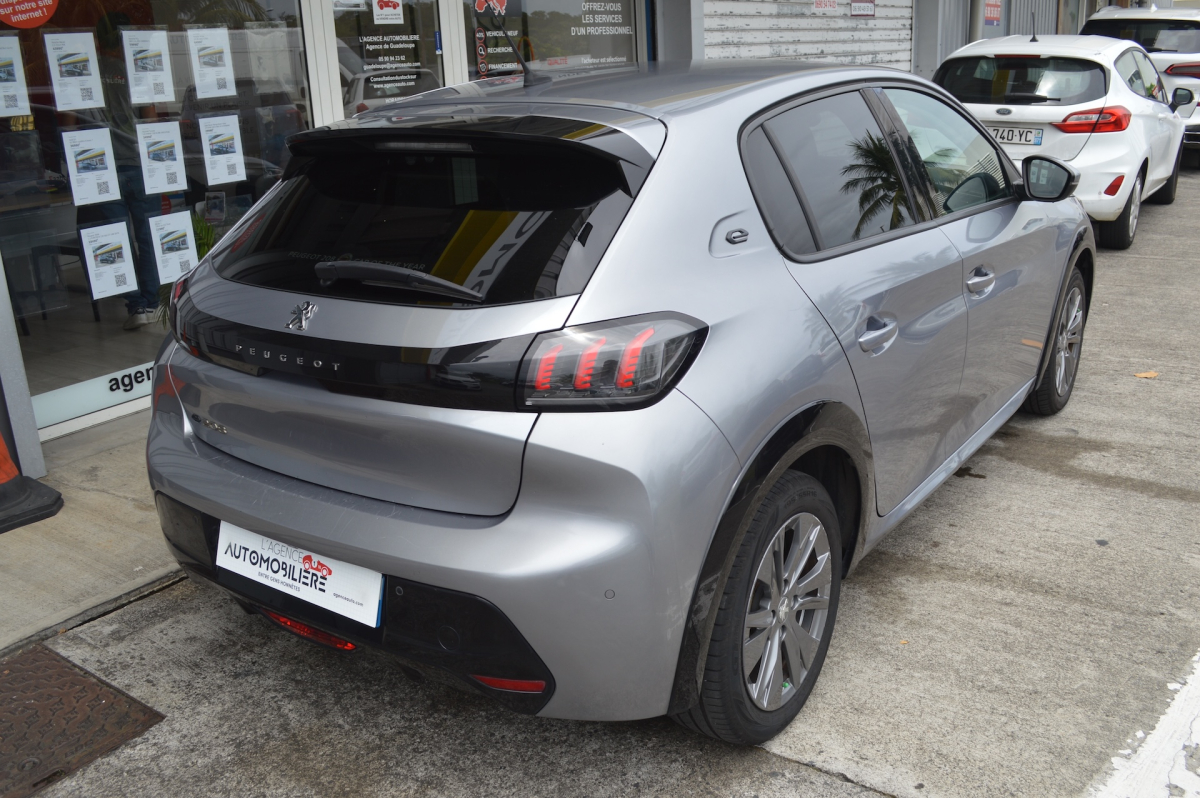 Peugeot e-208 — 7