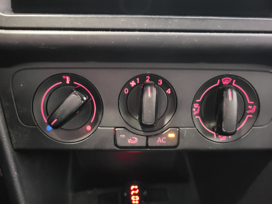 Volkswagen Polo — 18