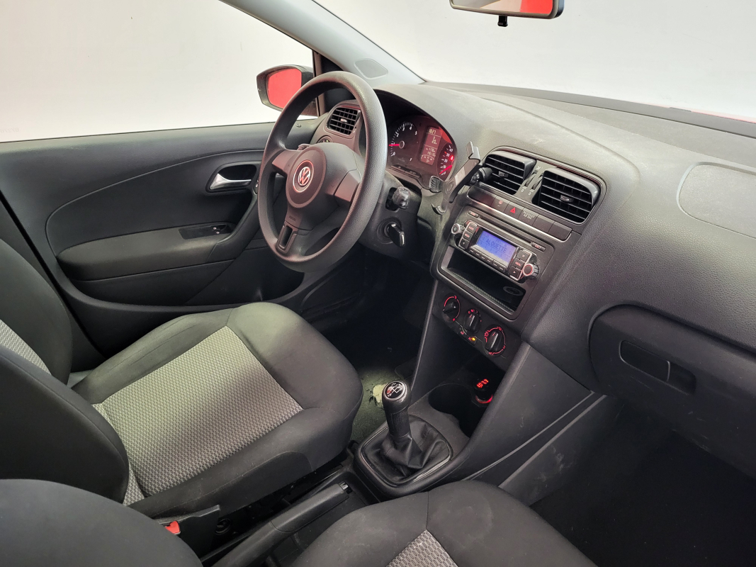 Volkswagen Polo — 24