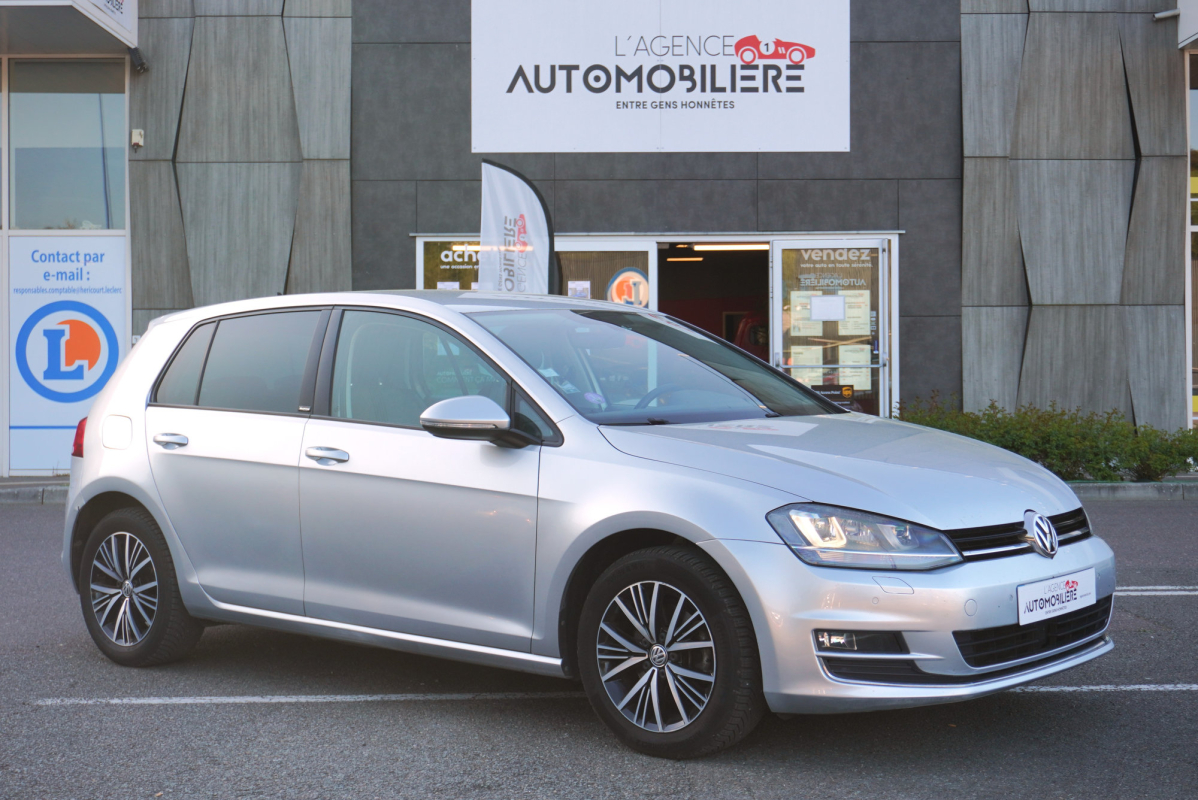 Volkswagen Golf — 3