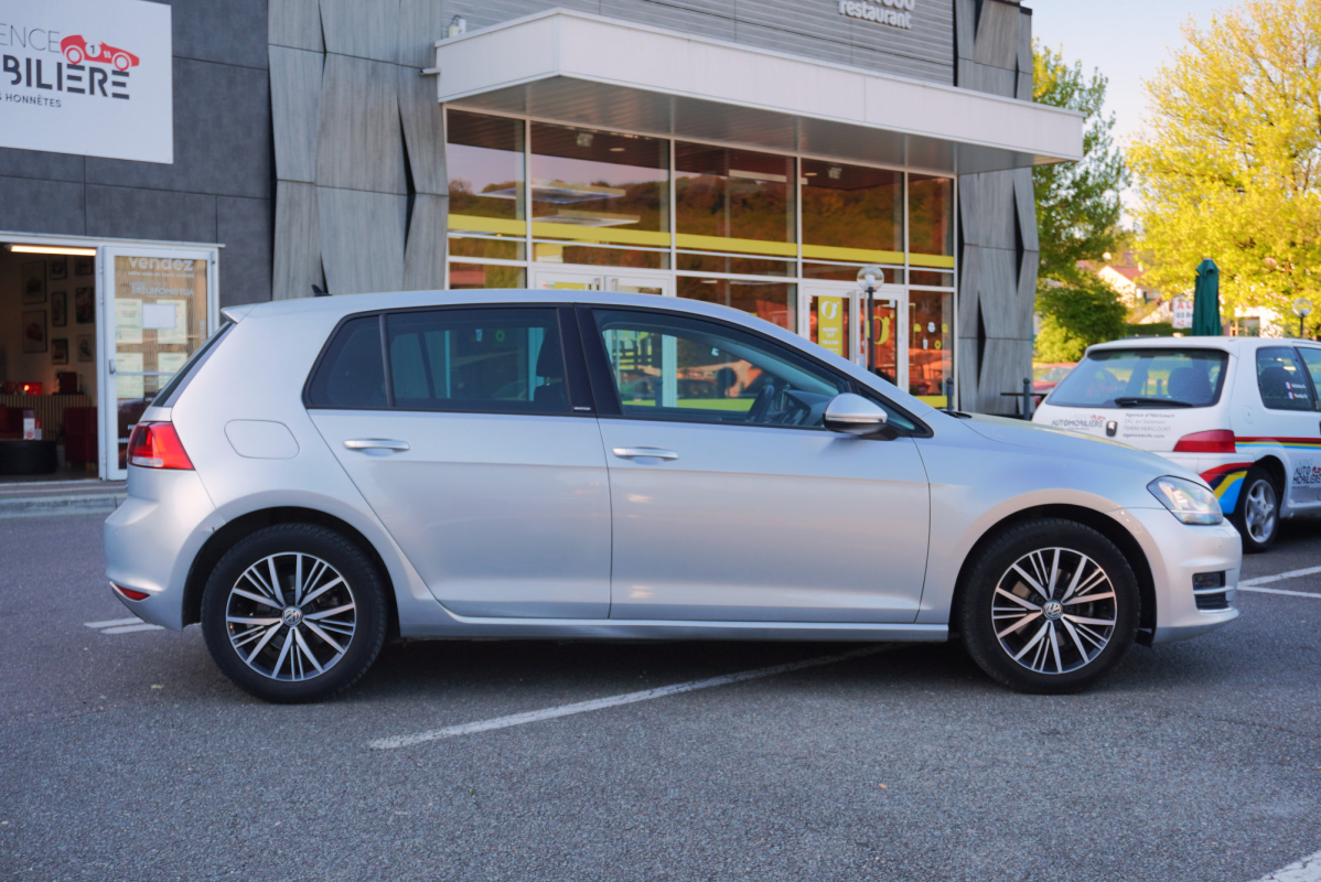 Volkswagen Golf — 4