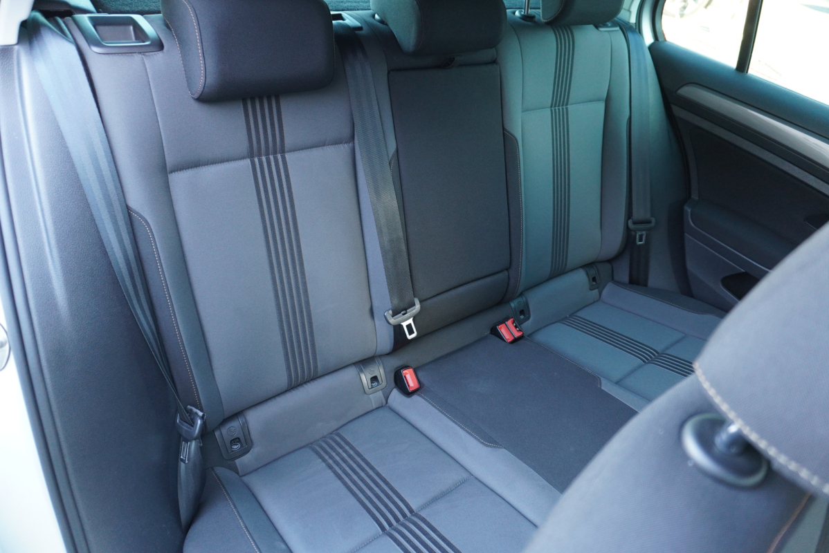 Volkswagen Golf — 11
