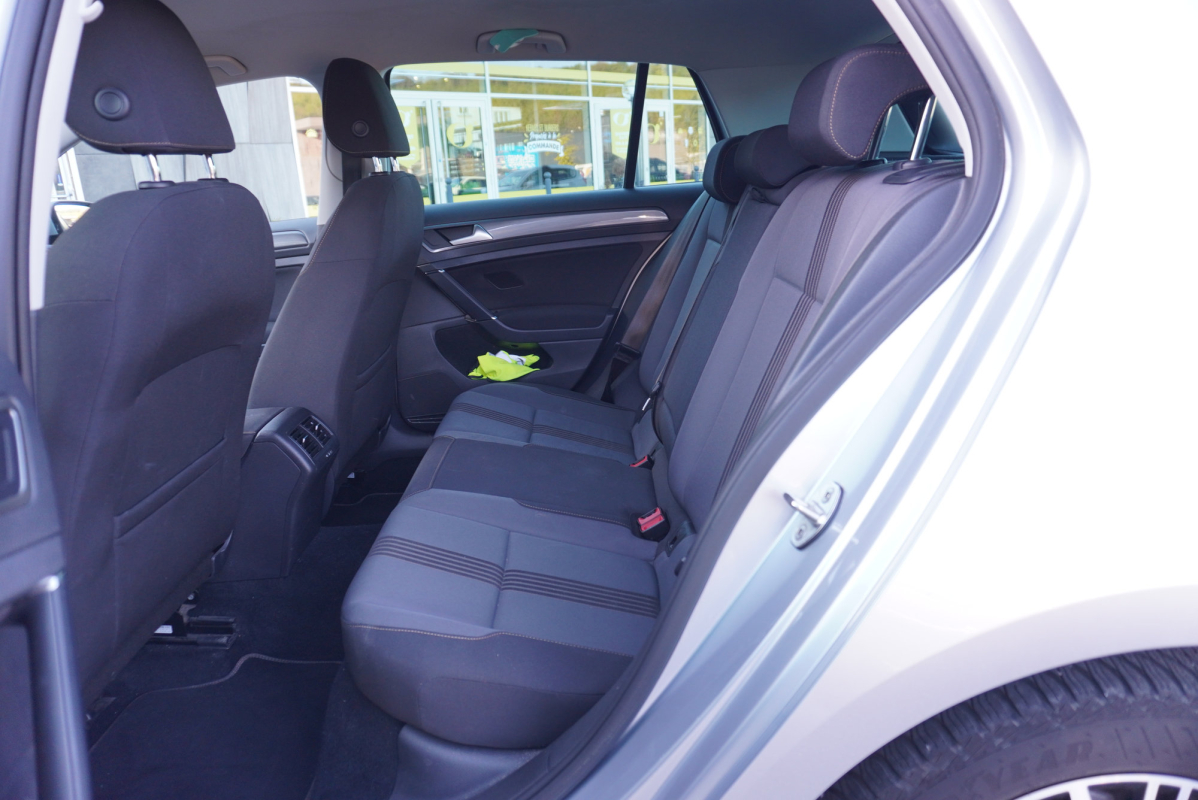 Volkswagen Golf — 29