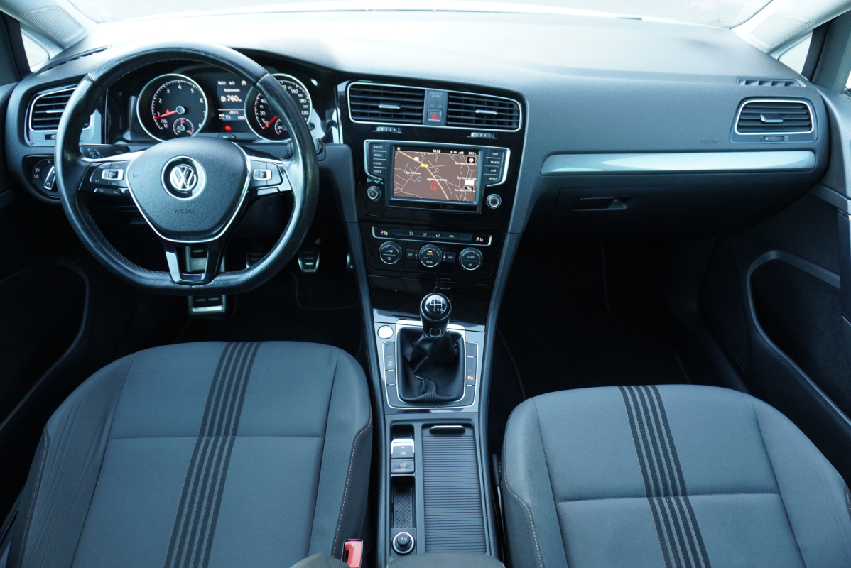 Volkswagen Golf — 13