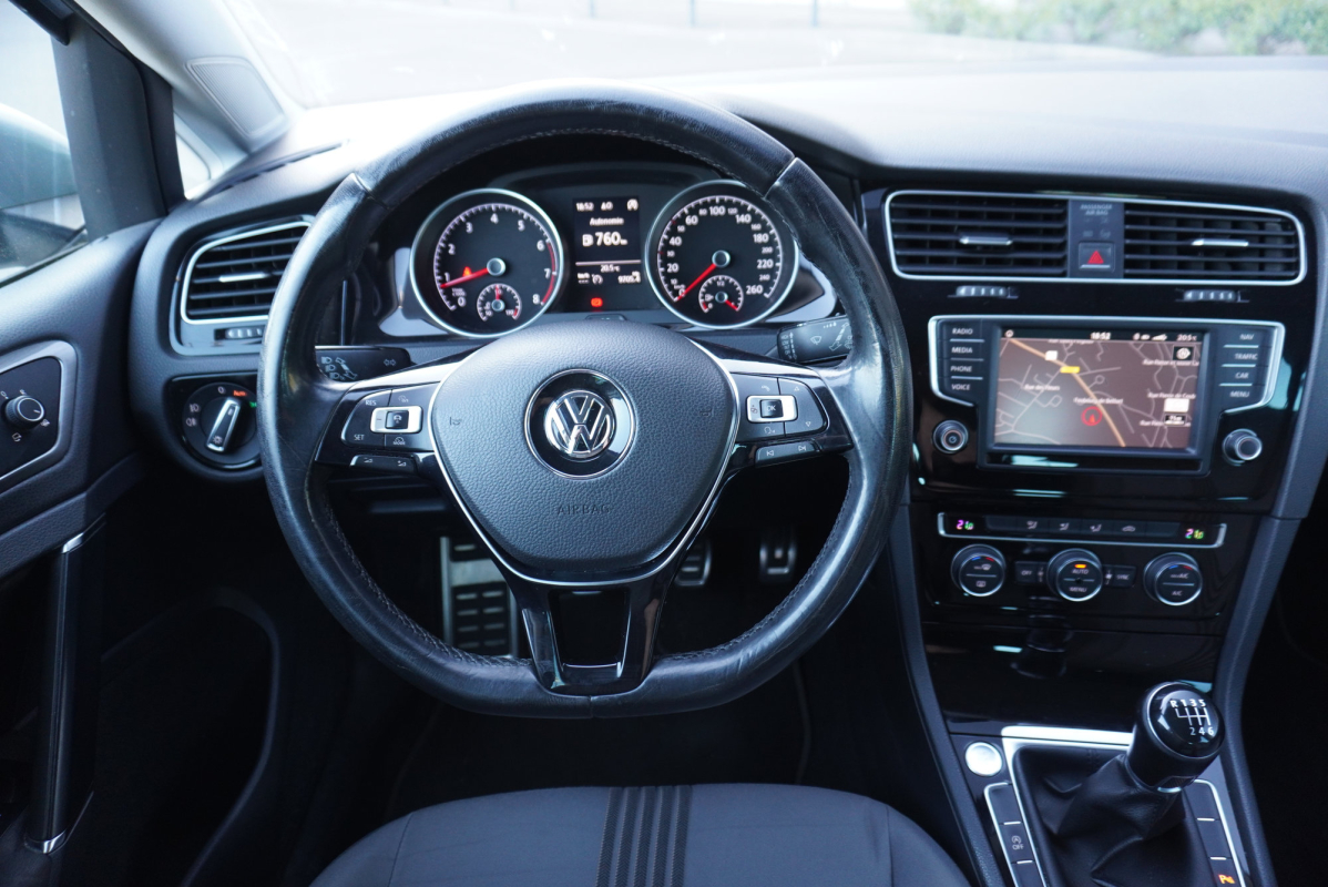 Volkswagen Golf — 14