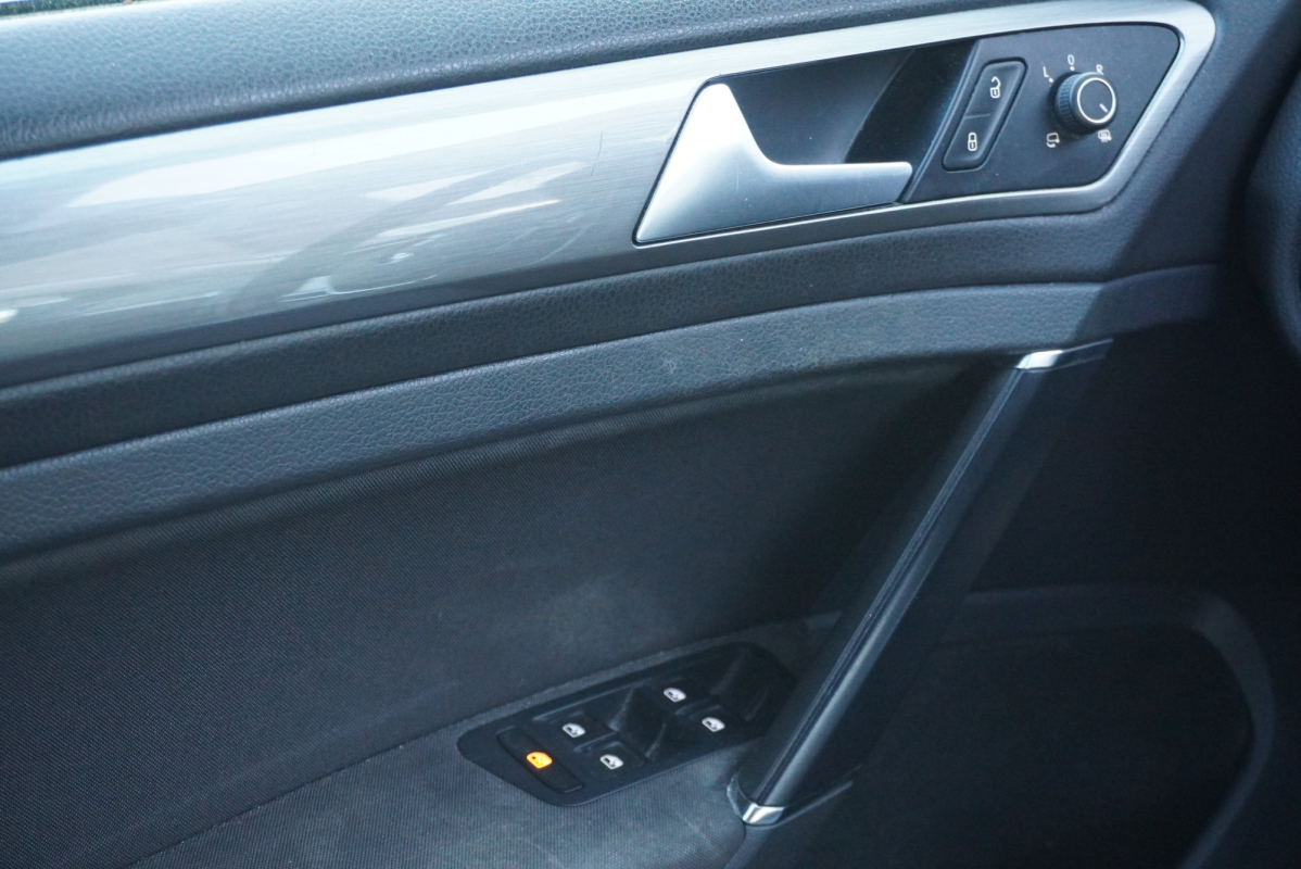 Volkswagen Golf — 28