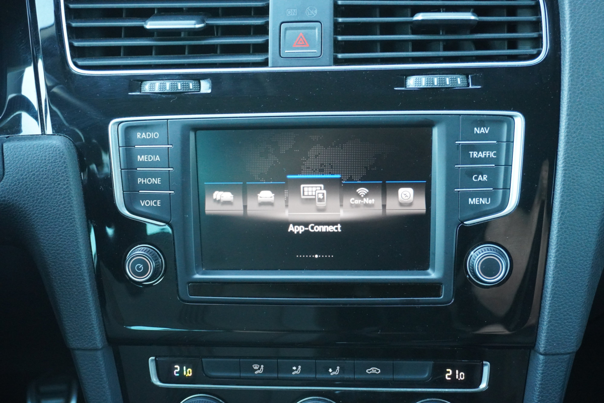 Volkswagen Golf — 18