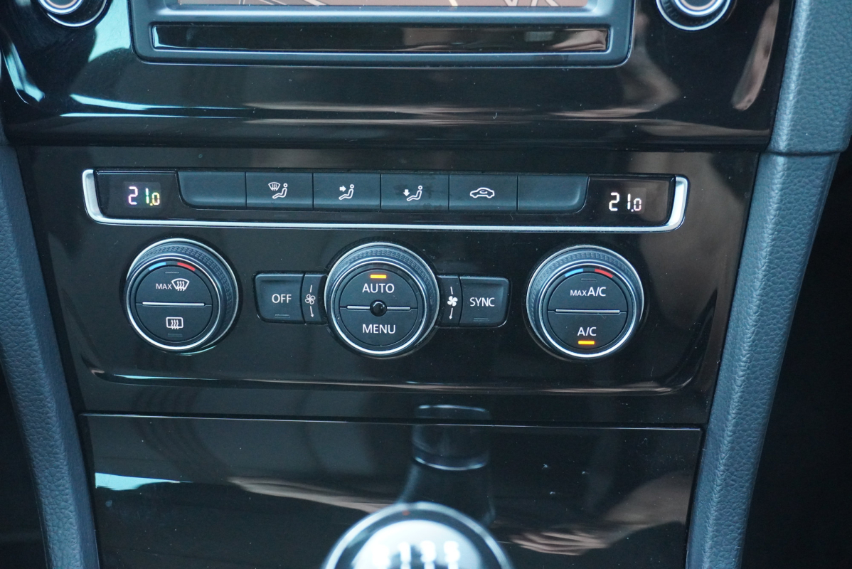 Volkswagen Golf — 21