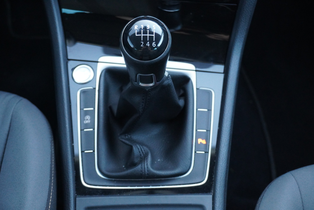 Volkswagen Golf — 22
