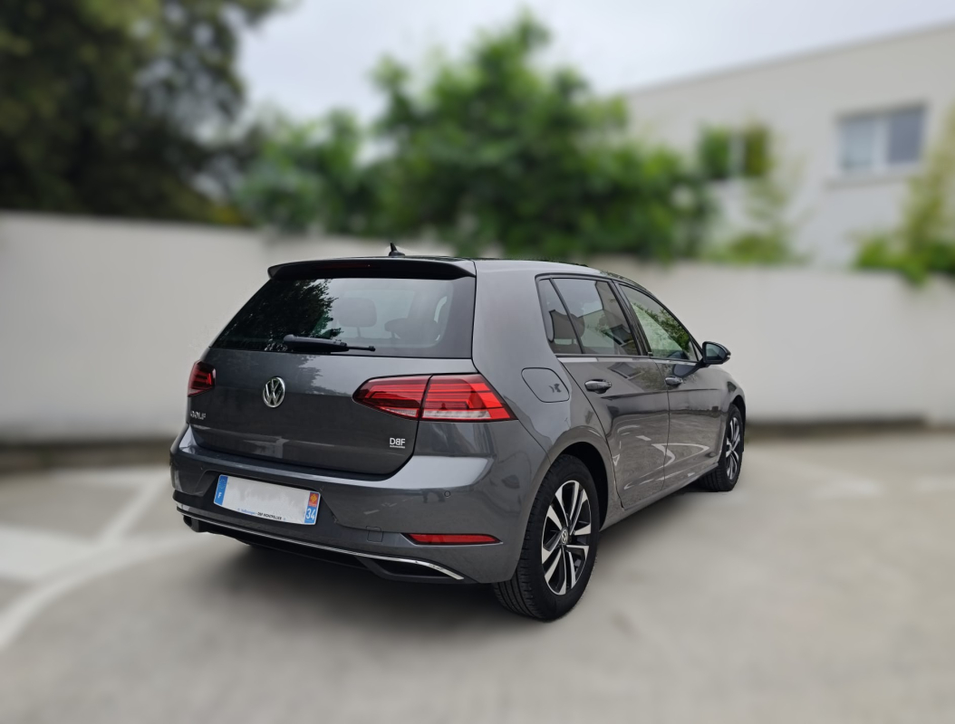 Volkswagen Golf — 5