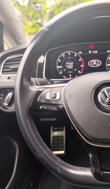 Volkswagen Golf — 16