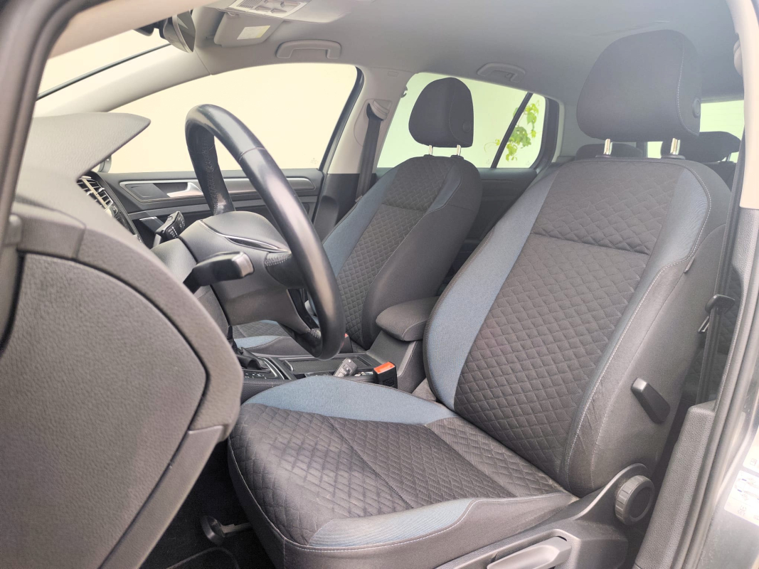 Volkswagen Golf — 12