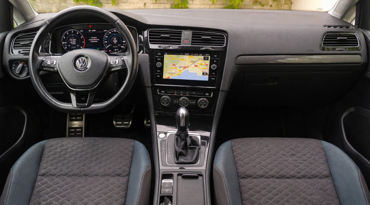 Volkswagen Golf — 10