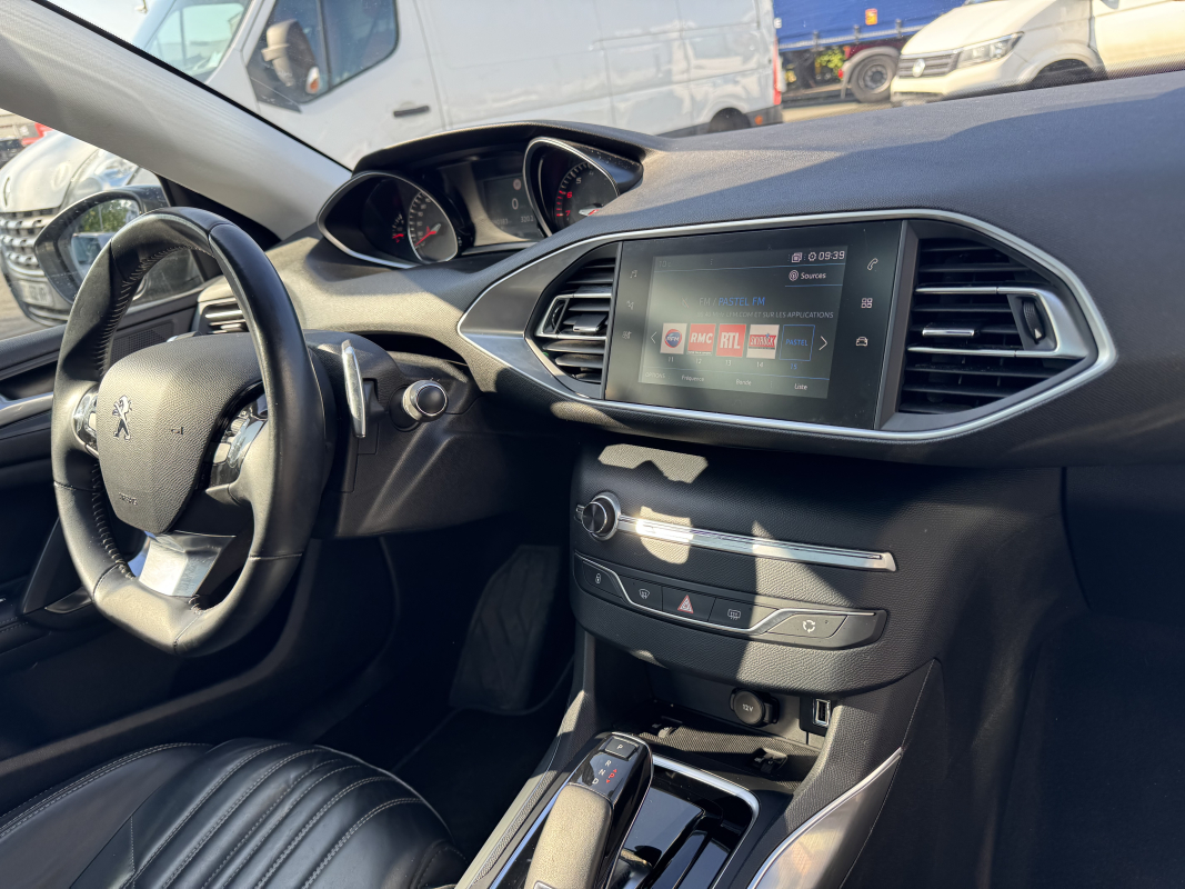 Peugeot 308 SW — 13