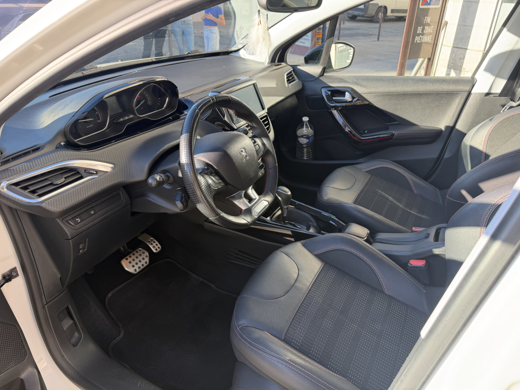 Peugeot 2008 — 11