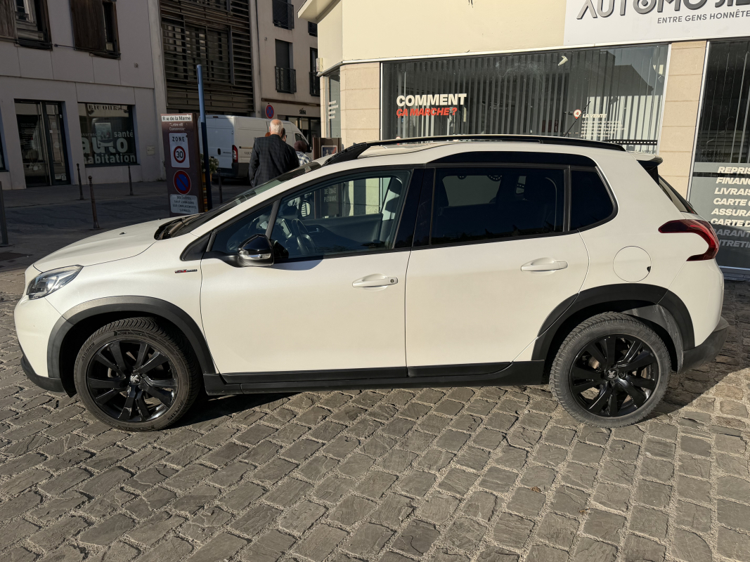 Peugeot 2008 — 7