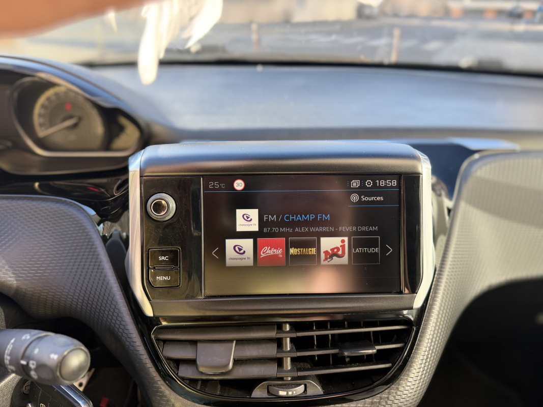 Peugeot 2008 — 18