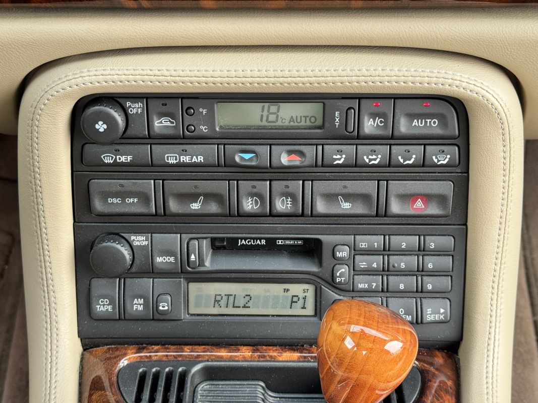 Jaguar XK8 — 18