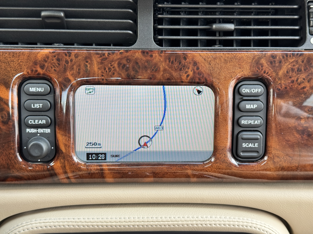 Jaguar XK8 — 20