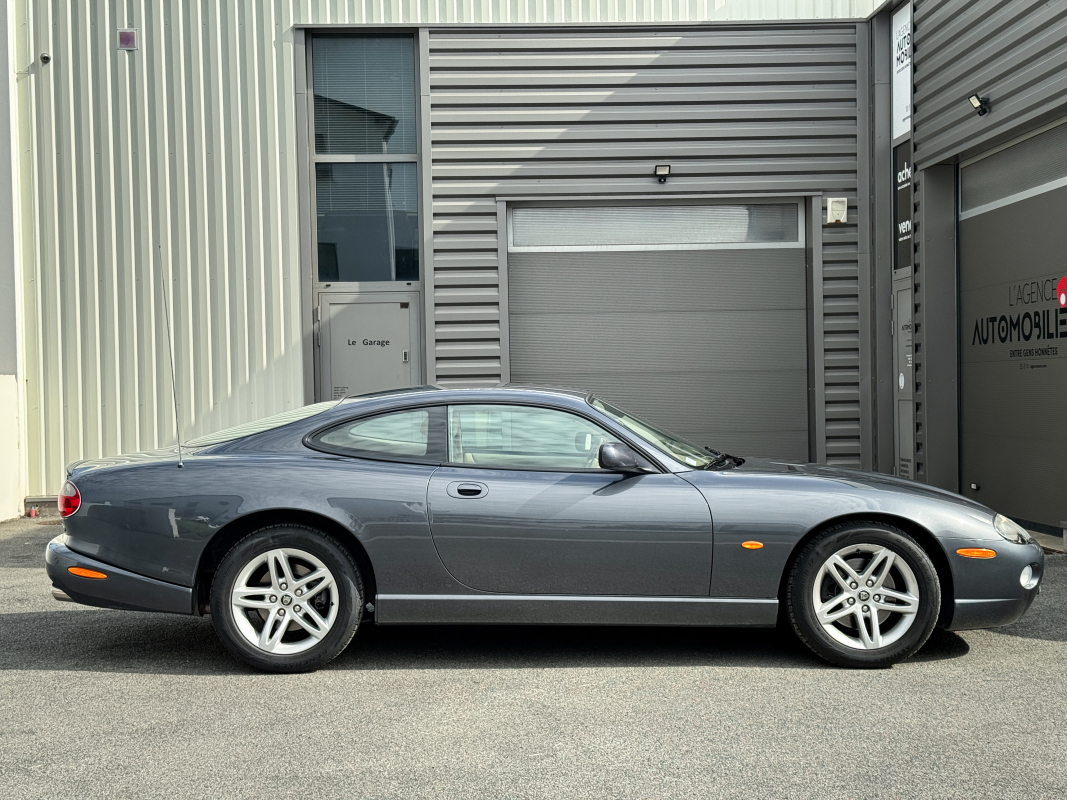 Jaguar XK8 — 4