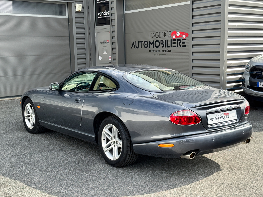 Jaguar XK8 — 6