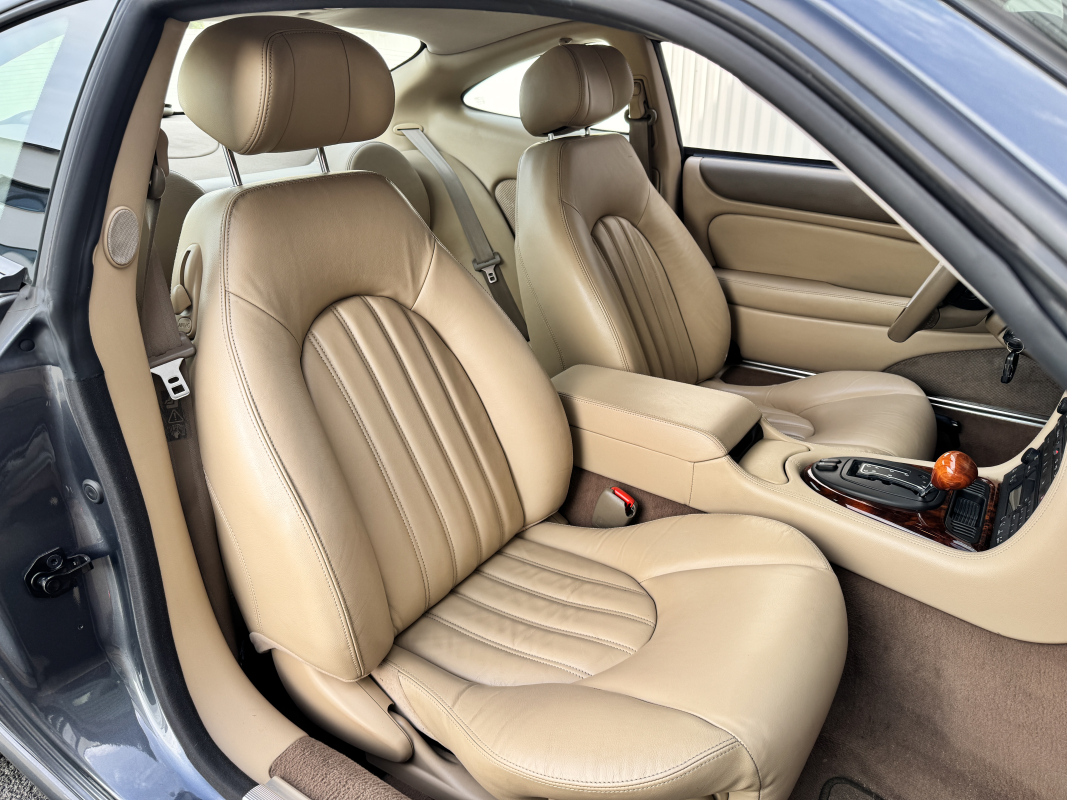 Jaguar XK8 — 12