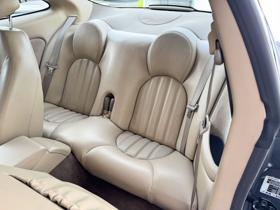 Jaguar XK8 — 13