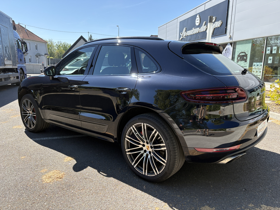 Porsche Macan — 3