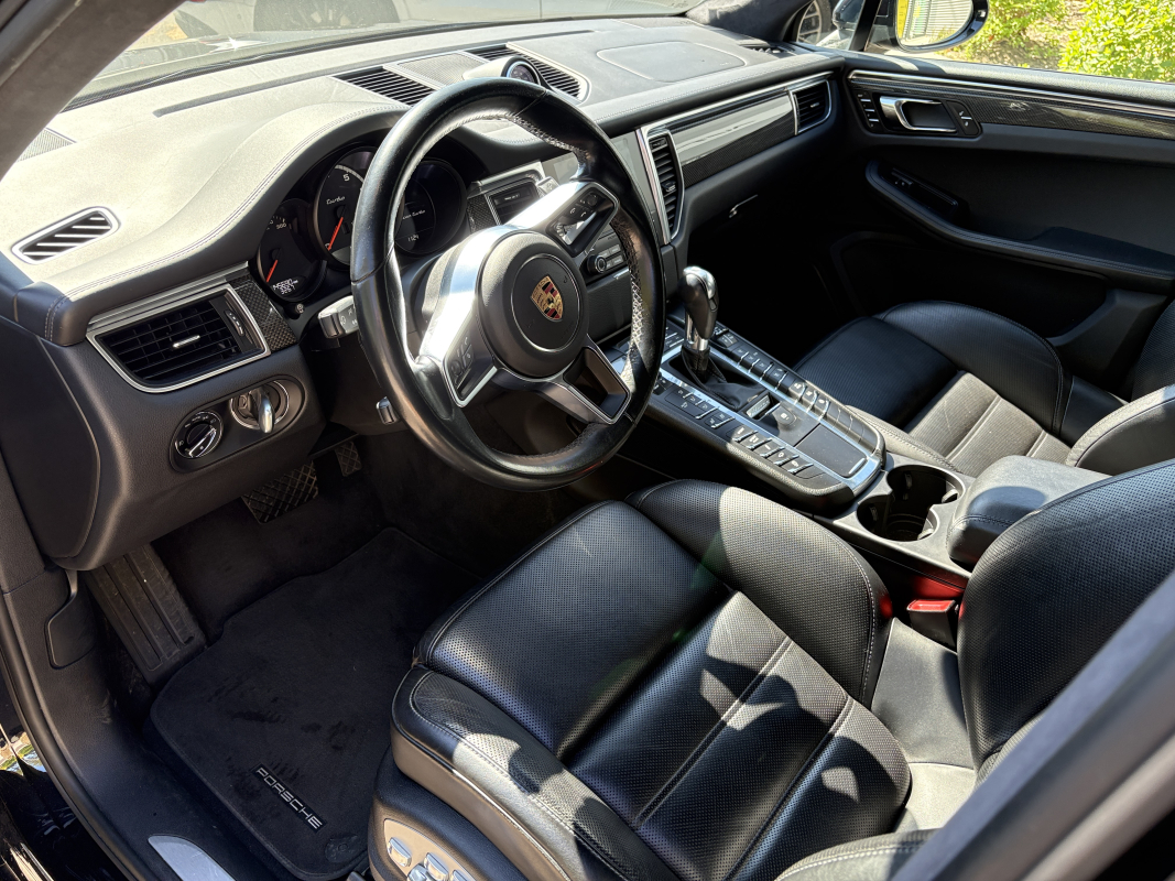 Porsche Macan — 10