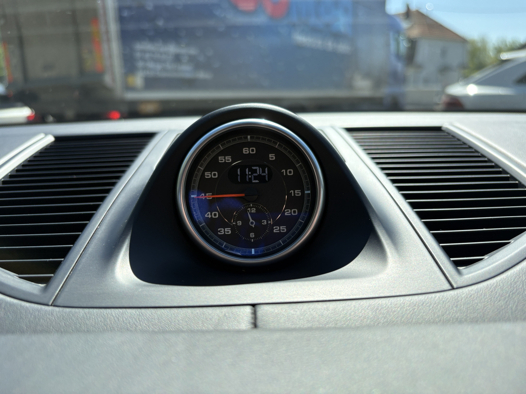 Porsche Macan — 16