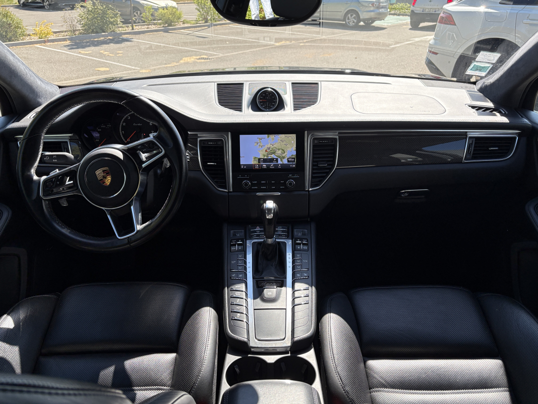 Porsche Macan — 9
