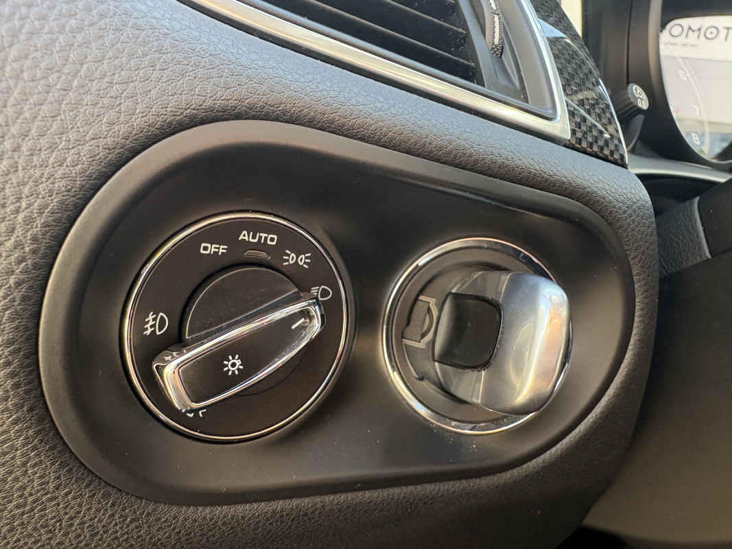 Porsche Macan — 23