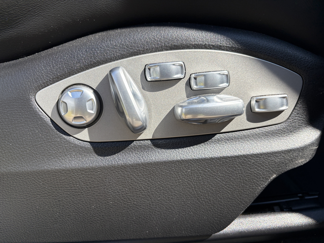 Porsche Macan — 24