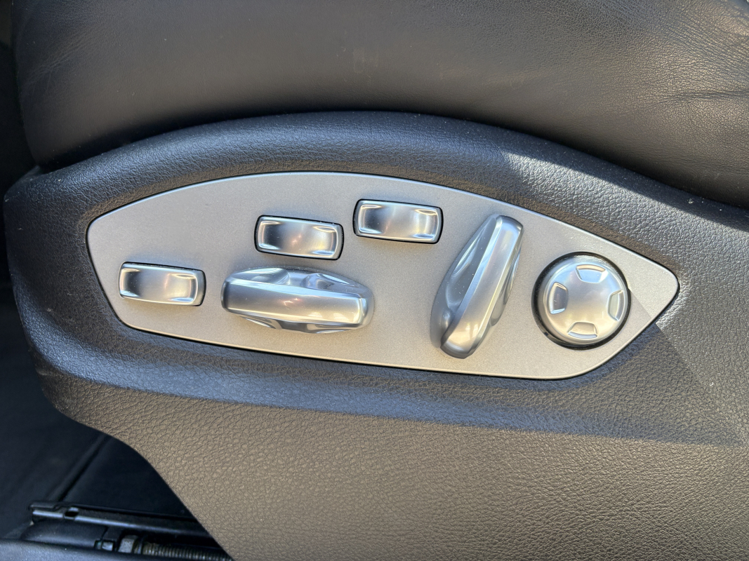 Porsche Macan — 25