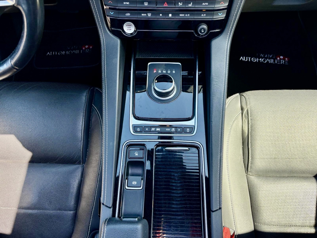 Jaguar F-Type — 26