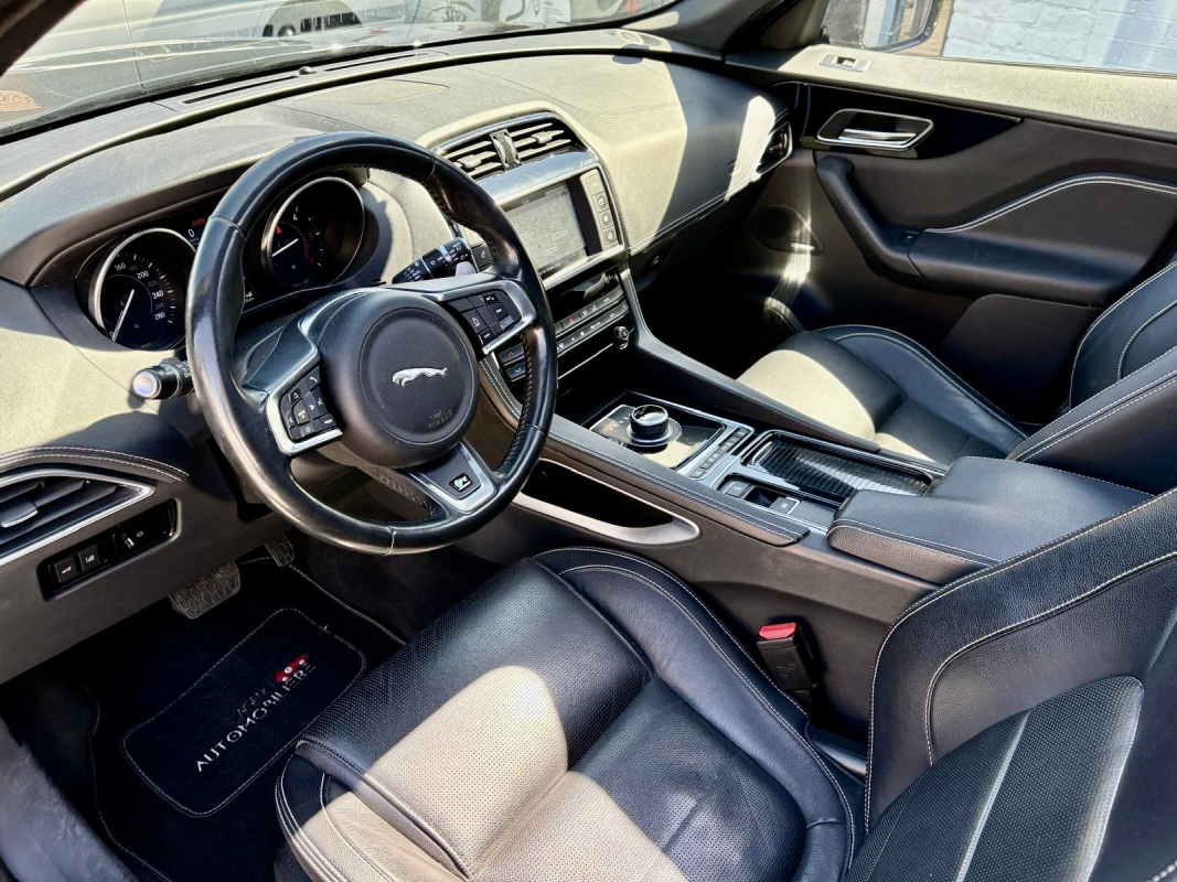 Jaguar F-Type — 11